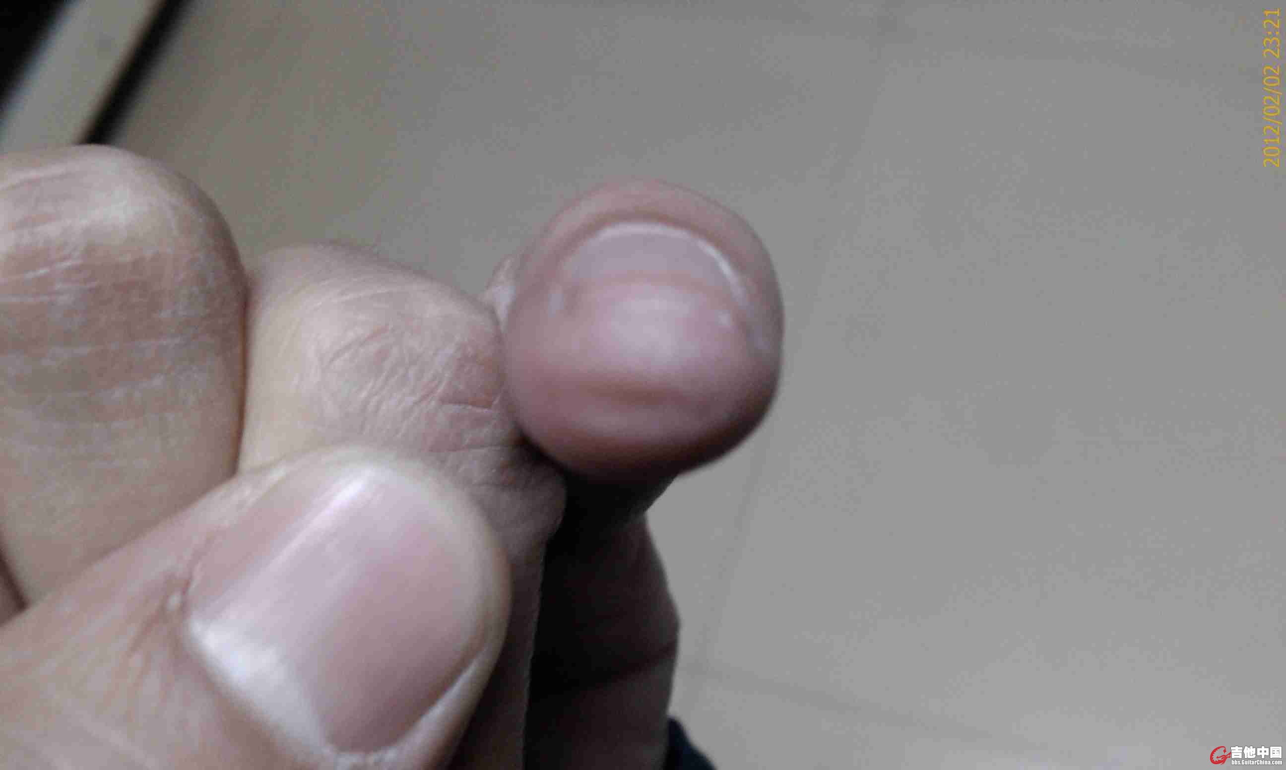 小指位置貌似靠下