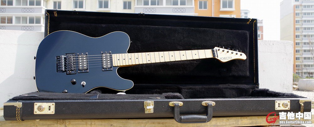 Schecter 黑.JPG