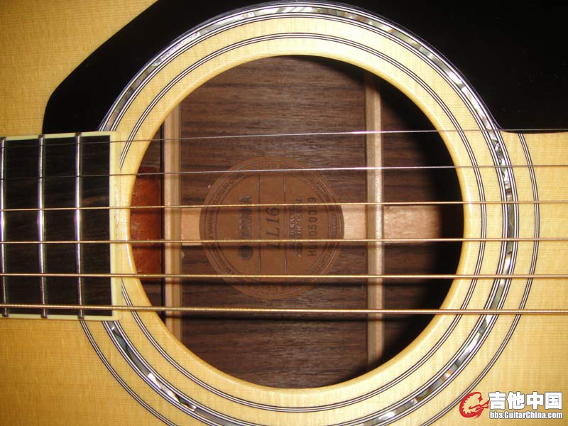 Yamaha LL-16