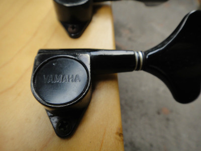 yamaha bass5.jpg