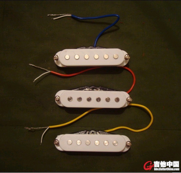 3单拾音器 正面.jpg