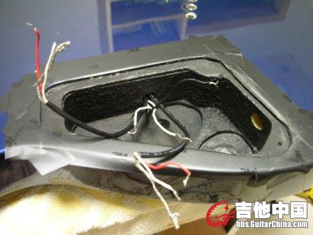 电路仓屏蔽漆近照.JPG