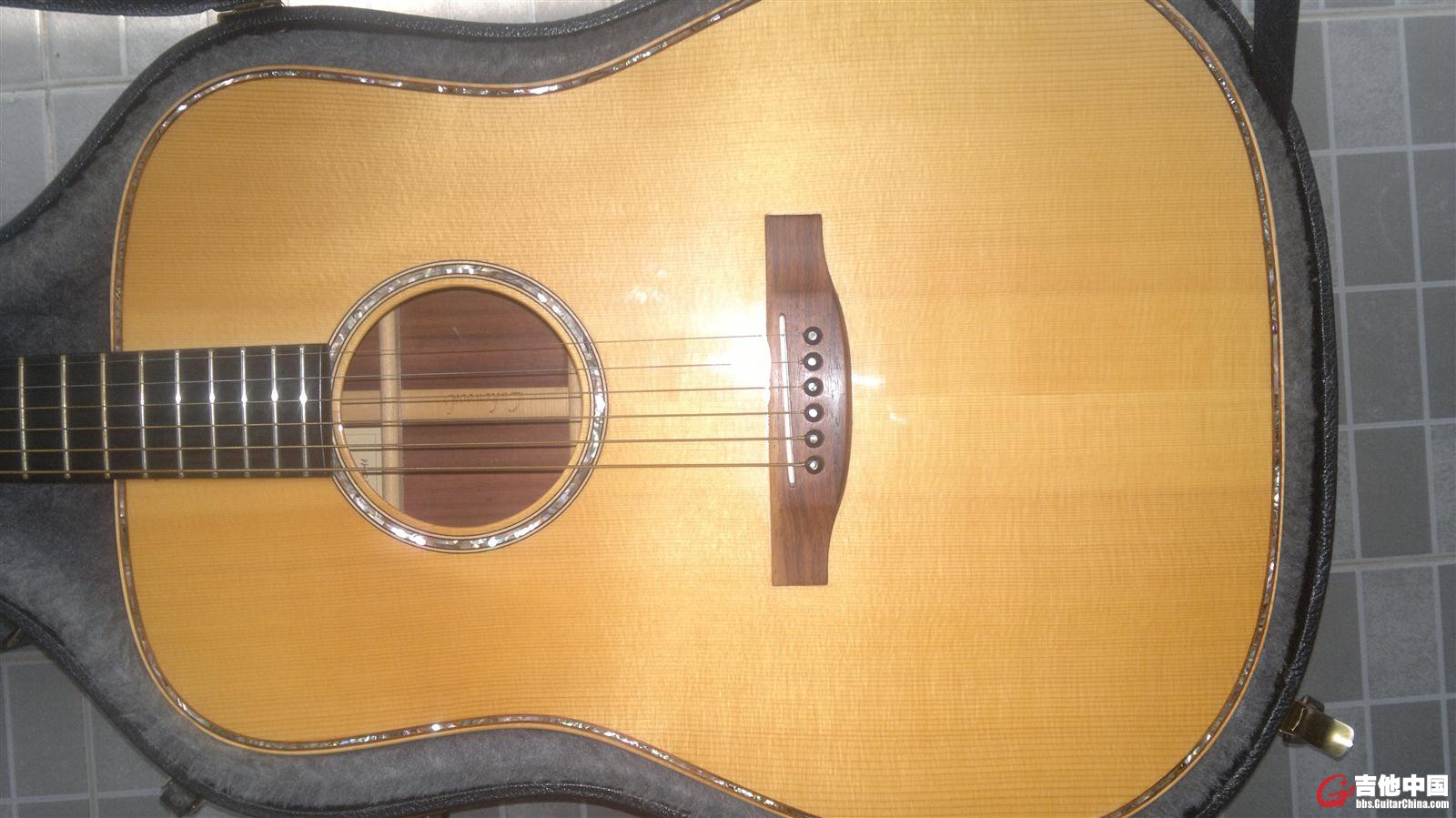 26082012594_s.jpg