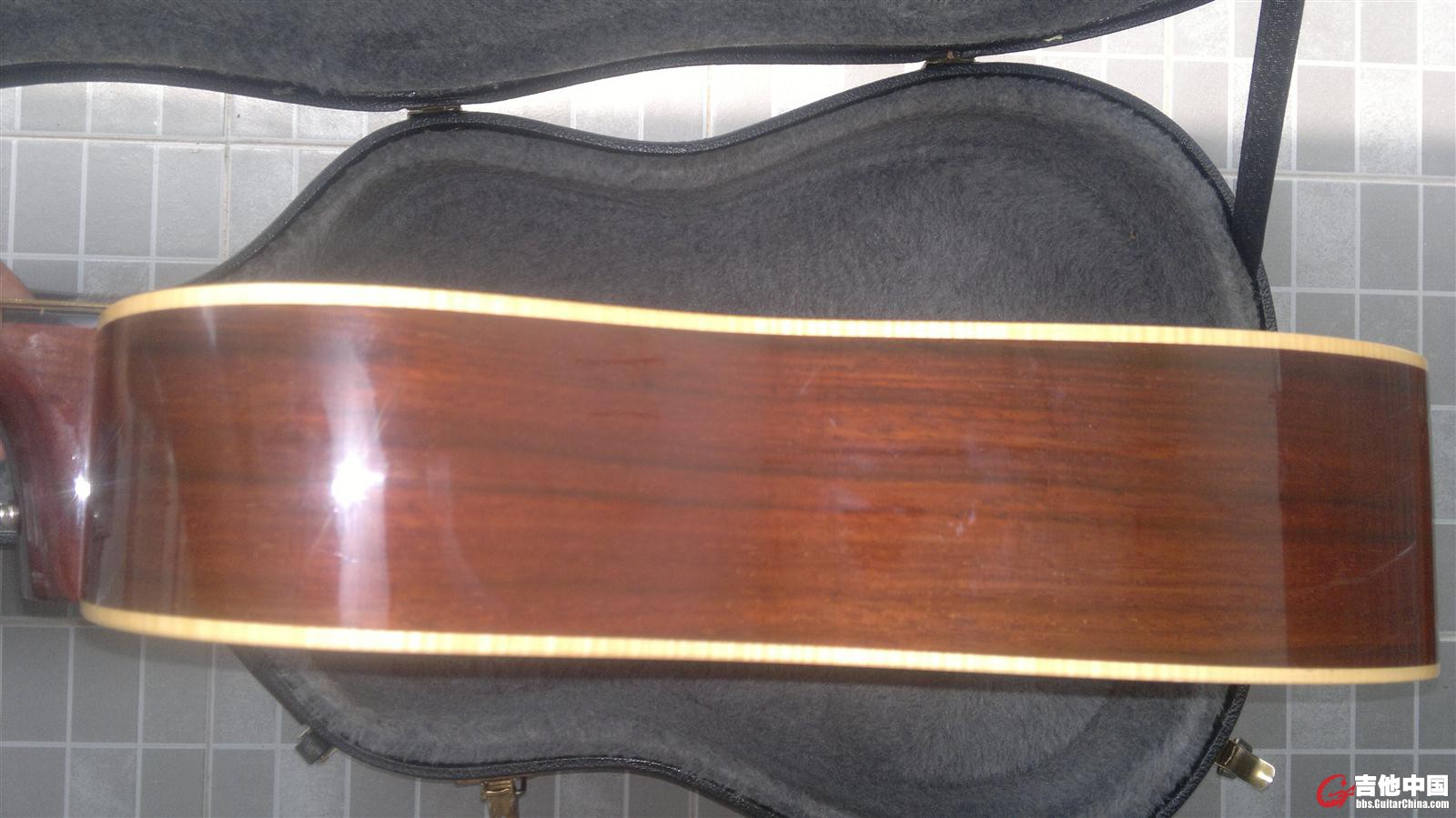 26082012595_s.jpg