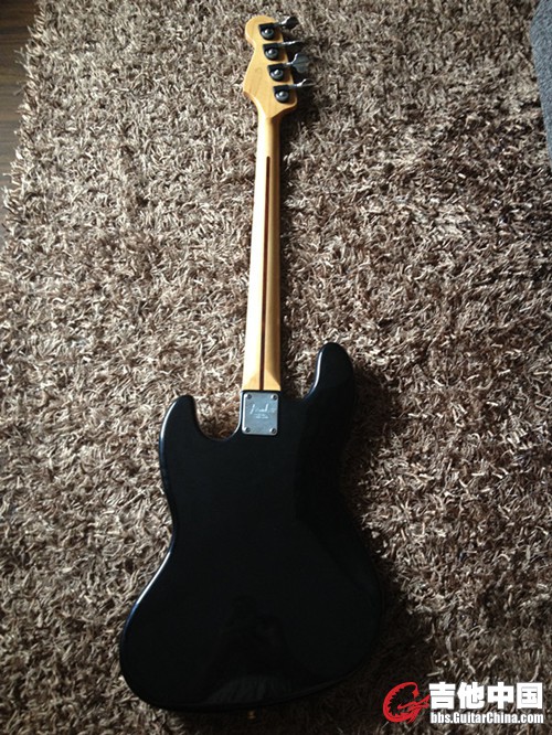 Fender Vintage '62 Jazz Bass 04.jpg