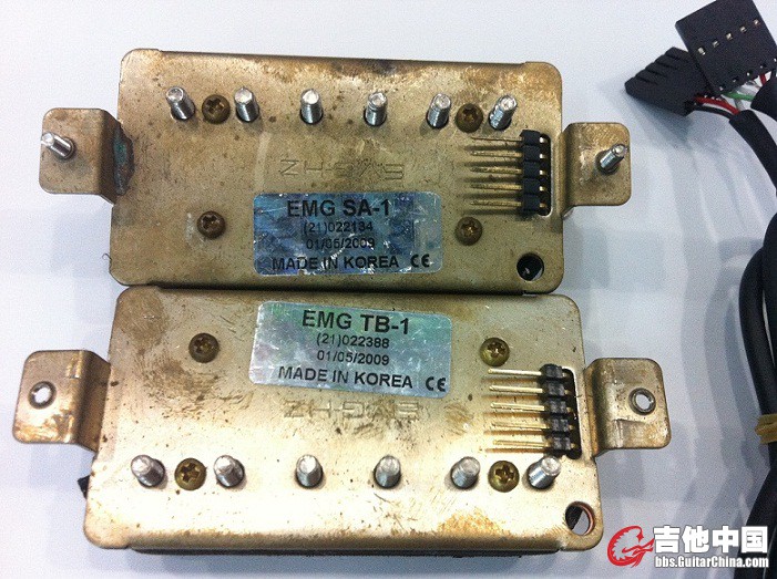 韩产 EMG-HZ 基本全新 用过一次 卖200 配链接线.JPG