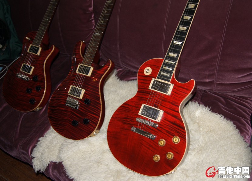red guitar2.jpg