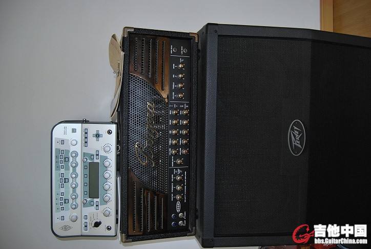 BUGERA333XL箱头，120瓦。成色95新，没怎么玩过，声音太大。价格2800元，本地交易可优惠。