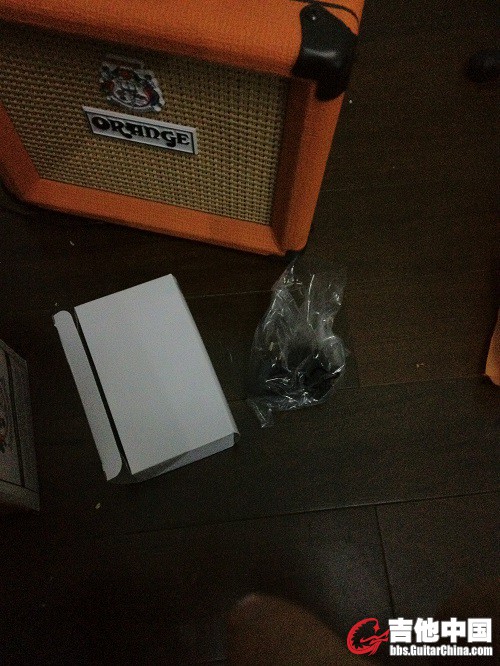 电源包装和配给的一堆插头