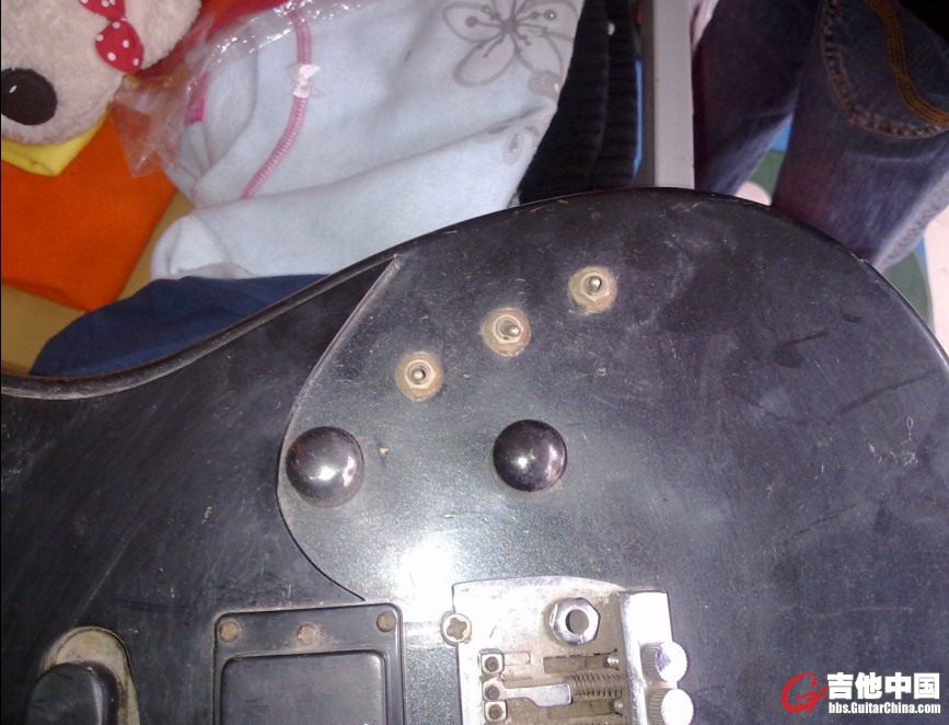 蛋疼怎么这样设计3个拾音器都是独立开关.jpg