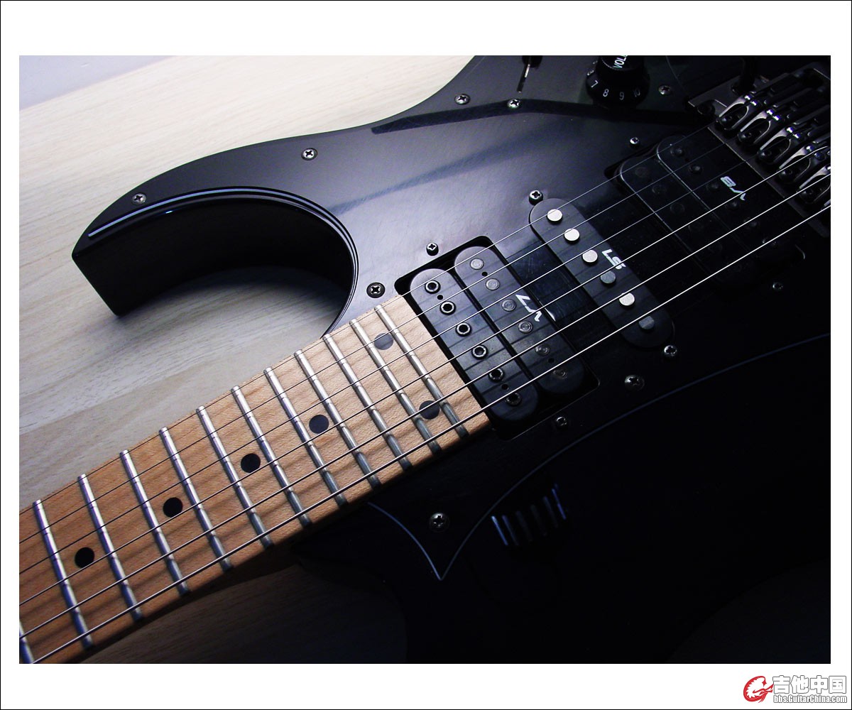 Ibanez-RG1550-3.jpg