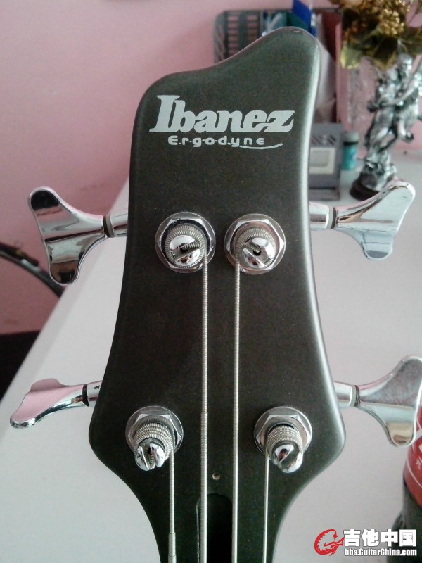 IBANEZ EDB500-3.jpg