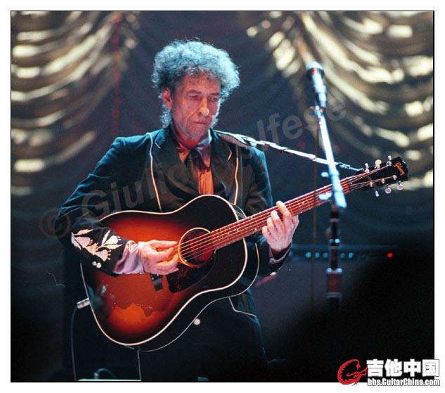 BOB DYLAN J-45.jpg