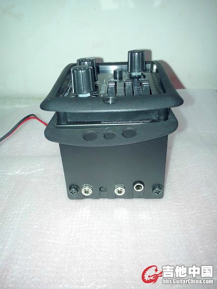 YAMAHA  SYSTEM61拾音器，双拾音系统，三段均衡