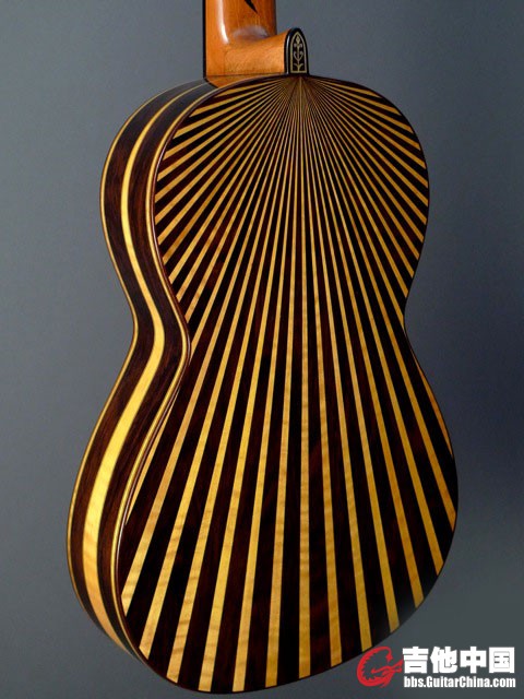 Boaz Gitarrenboden.jpg