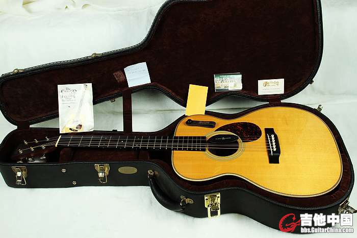 Martin OM28V