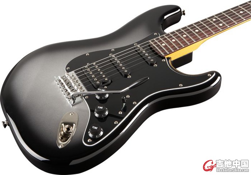 DV016_Jpg_Large_H76267.002.001_silverburst_body_closeup.jpg