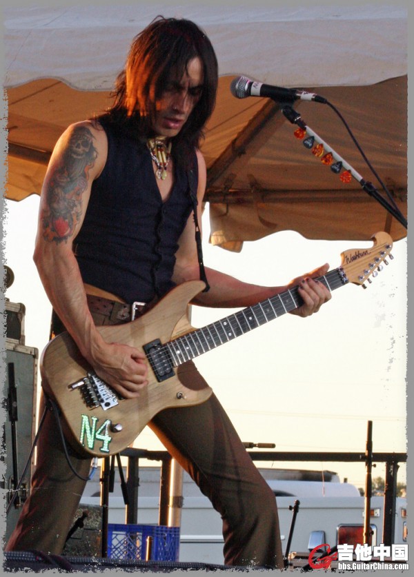 Nuno Bettencourt.jpg