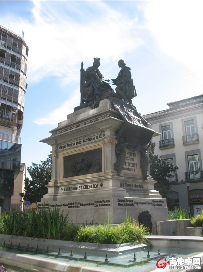 当年，伊莎贝拉女王和哥伦布在“格拉纳达”达成协议，开启了西班牙的航海帝国之路