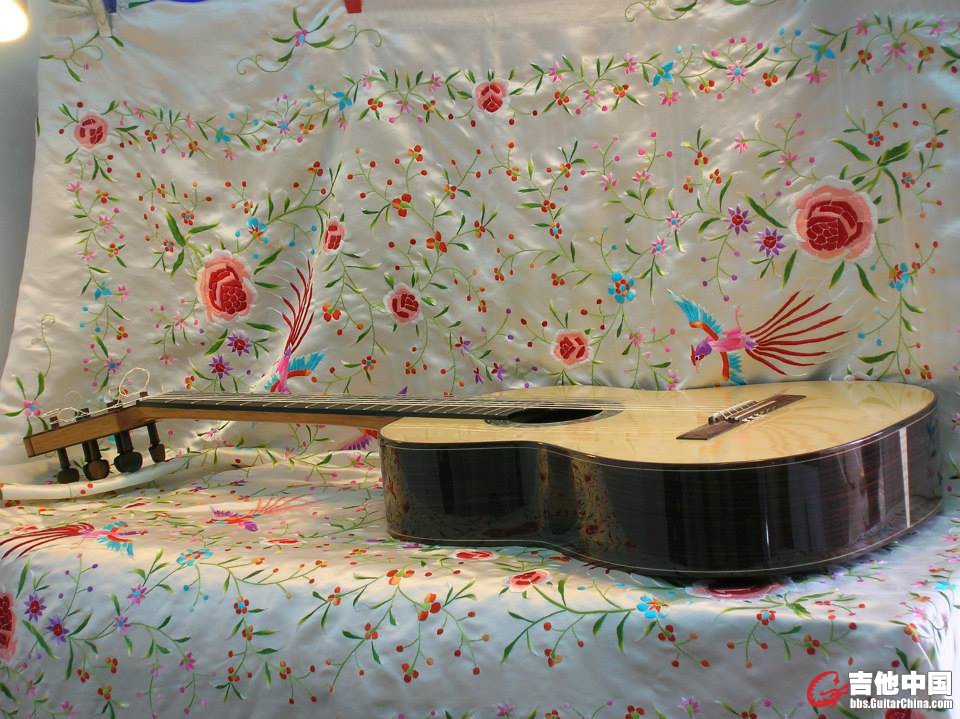Paco chorobo guitar (2).jpg