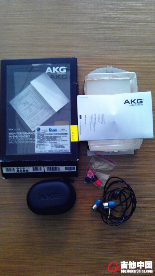 akg1副本.jpg