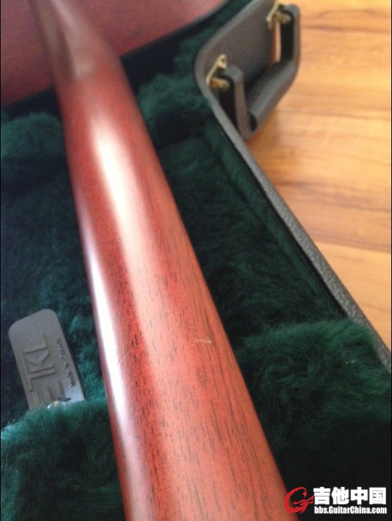 martin ooo16gt 琴颈及瑕疵.jpg