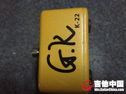 高凯签名款效果器.jpg