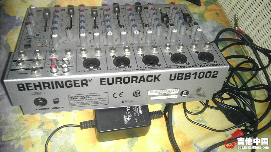 BEHRINGER_UBB1002