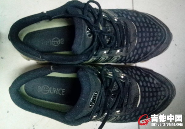 adidas正面