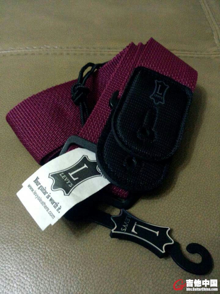 Guitar Strap 01.jpg