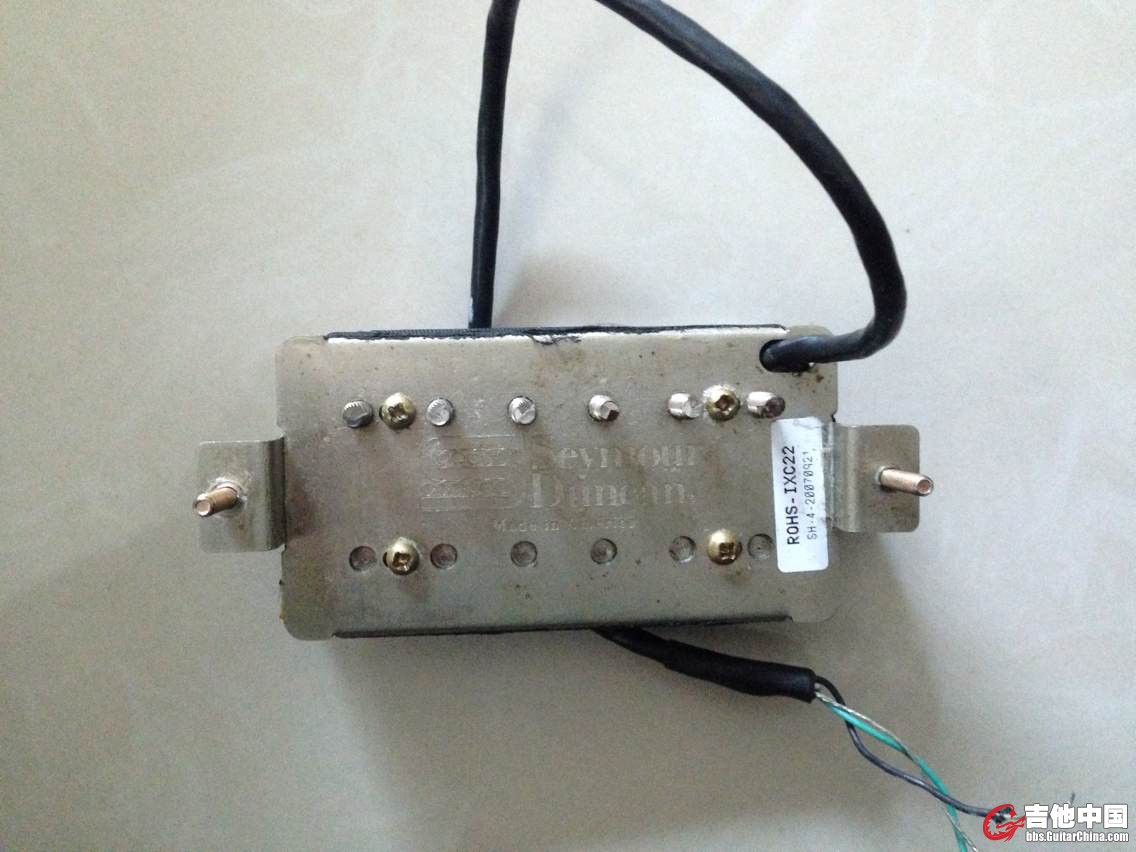 Seymour Duncan SH-4我想都不用介绍了吧   5成新 绝对没任何使用问题 300元出了