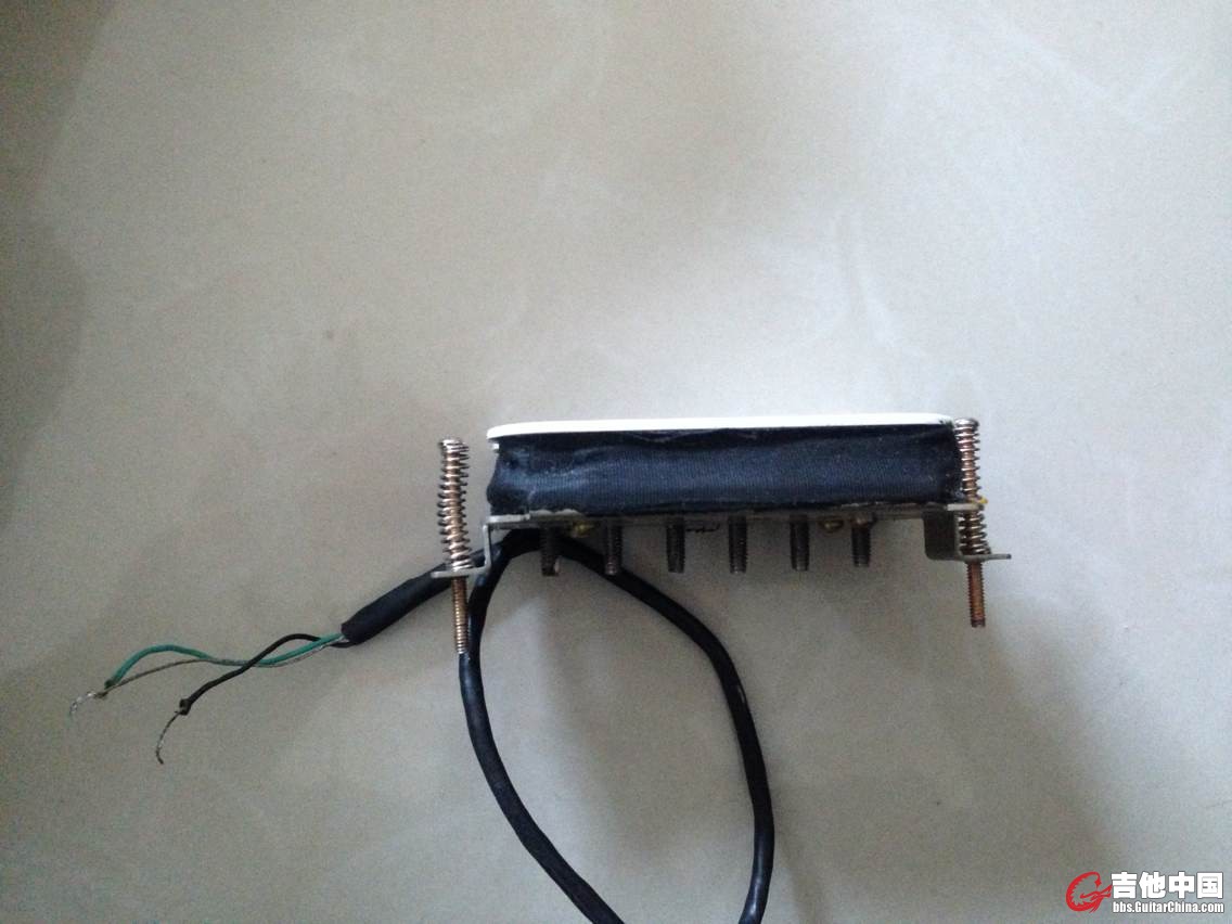 Seymour Duncan SH-4我想都不用介绍了吧   5成新 绝对没任何使用问题 300元出了