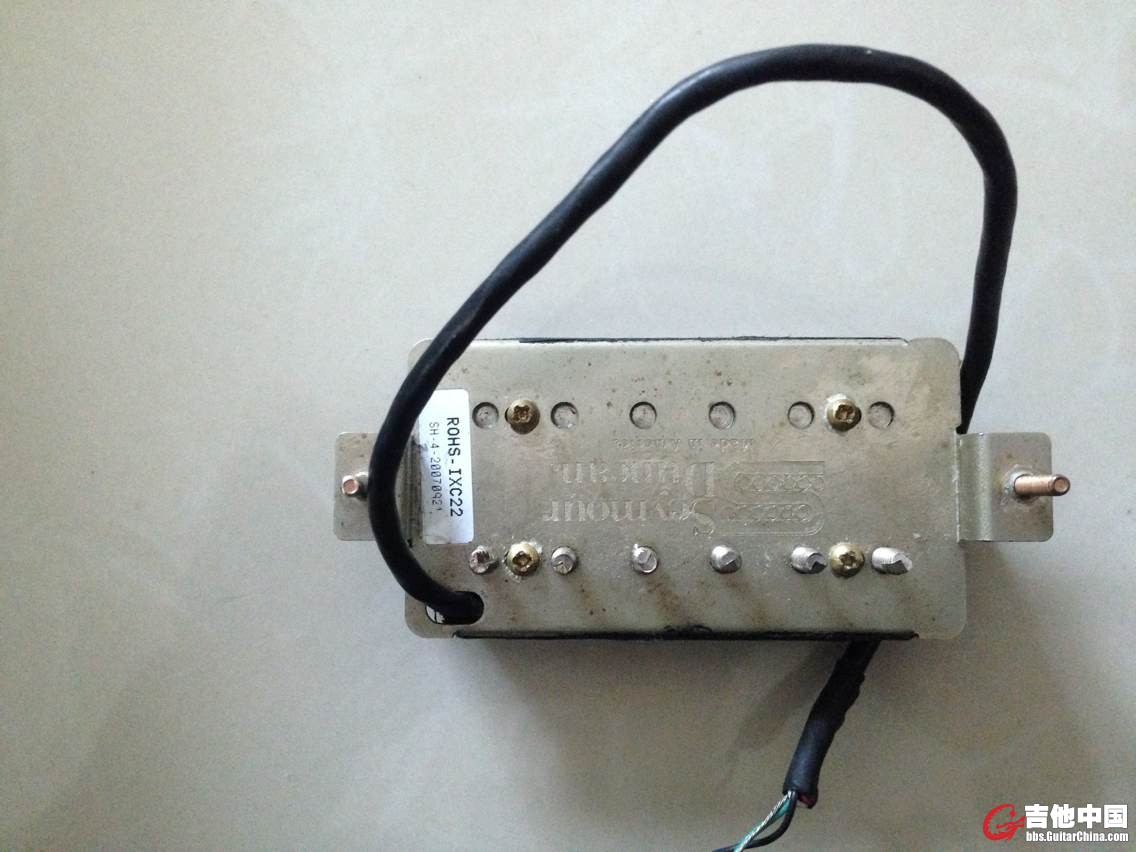 Seymour Duncan SH-4我想都不用介绍了吧   5成新 绝对没任何使用问题 300元出了